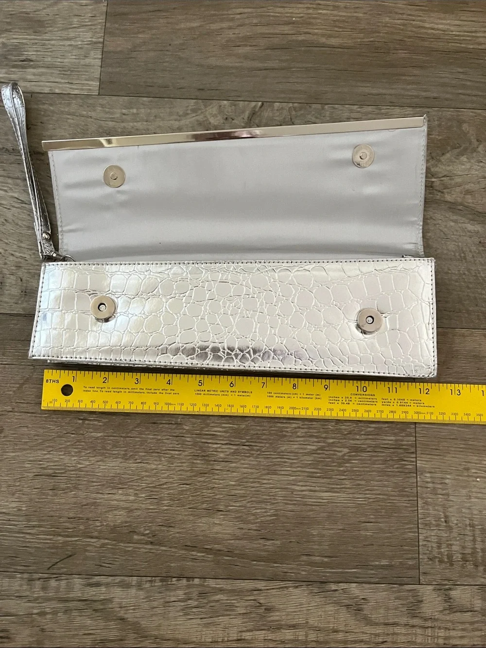 Sleek Silver Metallic Croc-Embosssed Rectangular Evening Clutch Wristlet Bag
